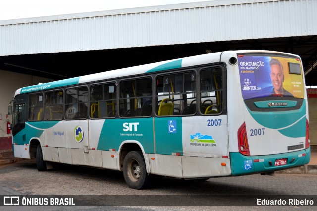 Transporte Urbano São Miguel 2007 na cidade de Uberlândia, Minas Gerais, Brasil, por Eduardo Ribeiro. ID da foto: 8187932.