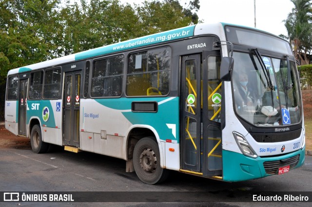 Transporte Urbano São Miguel 2007 na cidade de Uberlândia, Minas Gerais, Brasil, por Eduardo Ribeiro. ID da foto: 8187929.