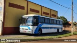 Ônibus Particulares 9000 na cidade de Peabiru, Paraná, Brasil, por Elvio Antunes. Número da foto: #:id.