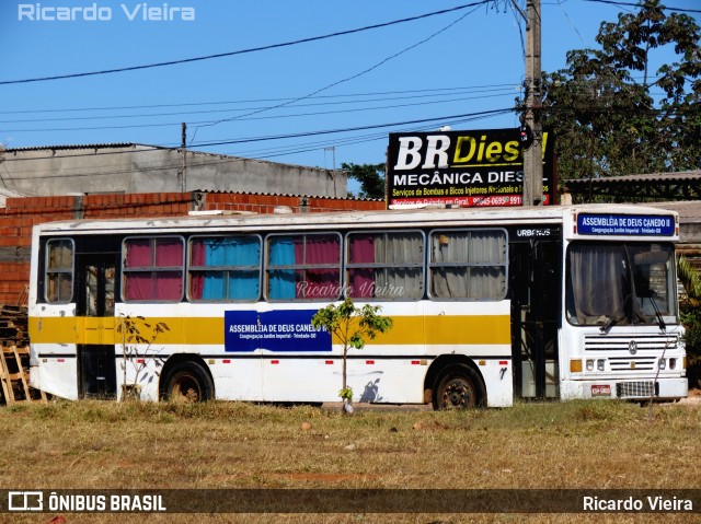 Escolares 5809 na cidade de Santa Maria, Distrito Federal, Brasil, por Ricardo Vieira. Número da foto: #8193679.