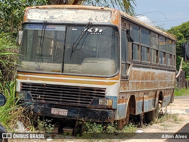 Ônibus Particulares 5805 na cidade de Formiga, Minas Gerais, Brasil, por Ailton Alves. Número da foto: #8197093.