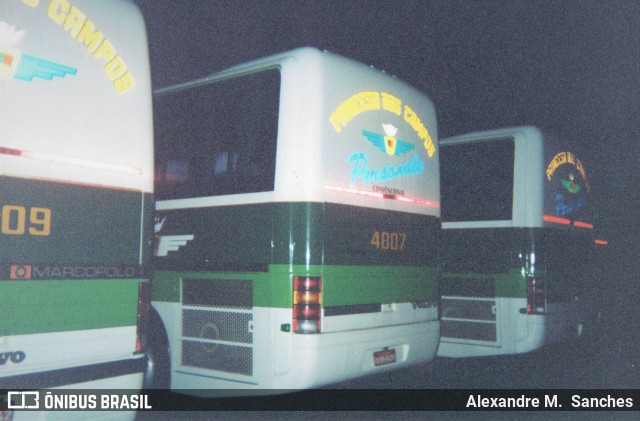 Expresso Princesa dos Campos 4807 na cidade de Itapetininga, São Paulo, Brasil, por Alexandre M.  Sanches. Número da foto: #8196120.