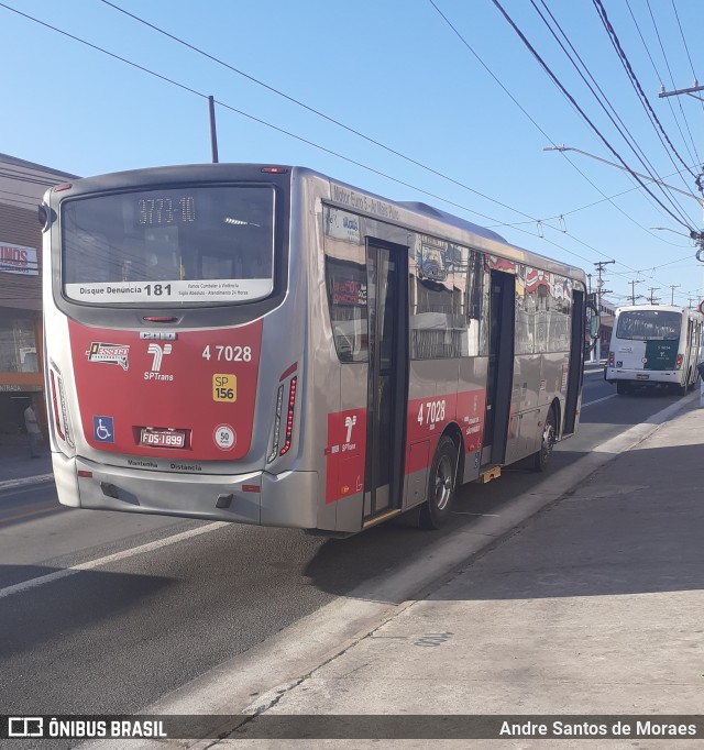 Pêssego Transportes 4 7028 na cidade de São Paulo, São Paulo, Brasil, por Andre Santos de Moraes. Número da foto: #8199910.