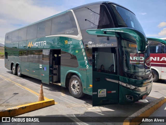 Viação Motta 19009 na cidade de Formiga, Minas Gerais, Brasil, por Ailton Alves. Número da foto: #8199564.
