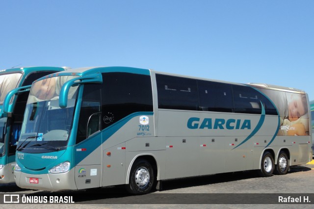 Viação Garcia 7012 na cidade de Londrina, Paraná, Brasil, por Rafael H.. Número da foto: #8200098.