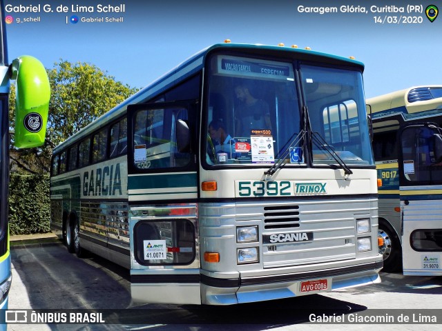 Viação Garcia 5392 na cidade de Curitiba, Paraná, Brasil, por Gabriel Giacomin de Lima. Número da foto: #8203877.