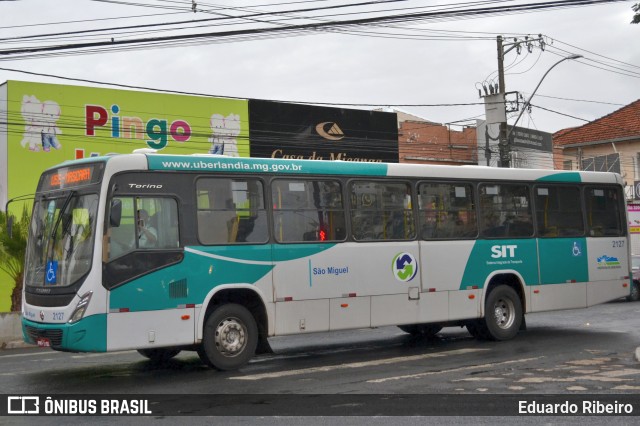 Transporte Urbano São Miguel 2127 na cidade de Uberlândia, Minas Gerais, Brasil, por Eduardo Ribeiro. Número da foto: #8211342.