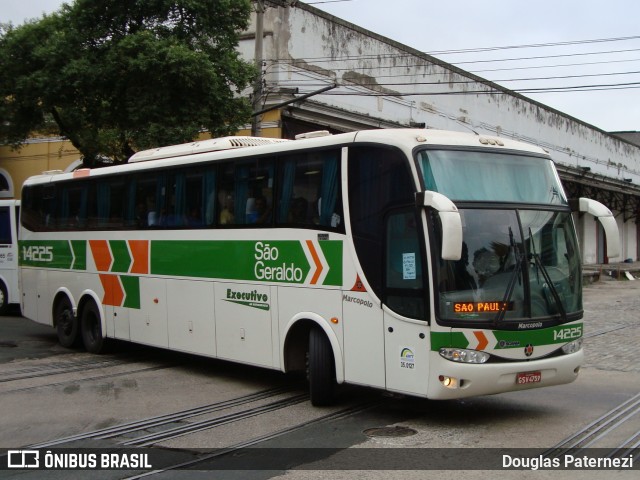 Cia. São Geraldo de Viação 14225 na cidade de Rio de Janeiro, Rio de Janeiro, Brasil, por Douglas Paternezi. Número da foto: #8215374.
