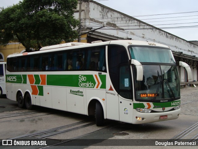 Cia. São Geraldo de Viação 14225 na cidade de Rio de Janeiro, Rio de Janeiro, Brasil, por Douglas Paternezi. ID da foto: 8215374.