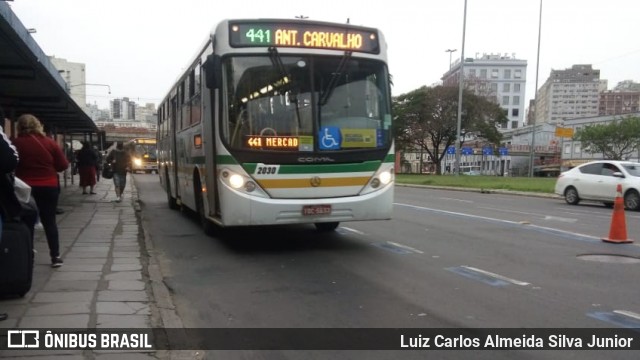 Auto Viação Presidente Vargas 2030 na cidade de Porto Alegre, Rio Grande do Sul, Brasil, por Luiz Carlos Almeida Silva Junior. ID da foto: 8213170.