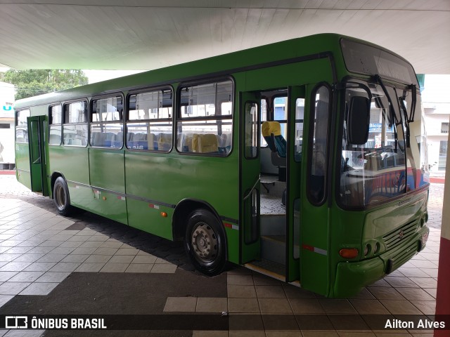 Ônibus Particulares 863 na cidade de Itapecerica, Minas Gerais, Brasil, por Ailton Alves. ID da foto: 8214817.