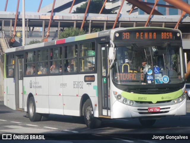 Viação Nossa Senhora de Lourdes B58132 na cidade de Rio de Janeiro, Rio de Janeiro, Brasil, por Jorge Gonçalves. ID da foto: 8212891.