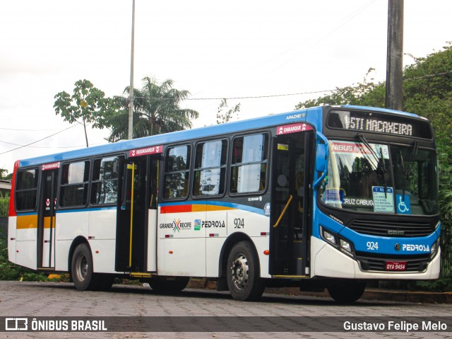 Empresa Pedrosa 924 na cidade de Recife, Pernambuco, Brasil, por Gustavo Felipe Melo. ID da foto: 8219562.