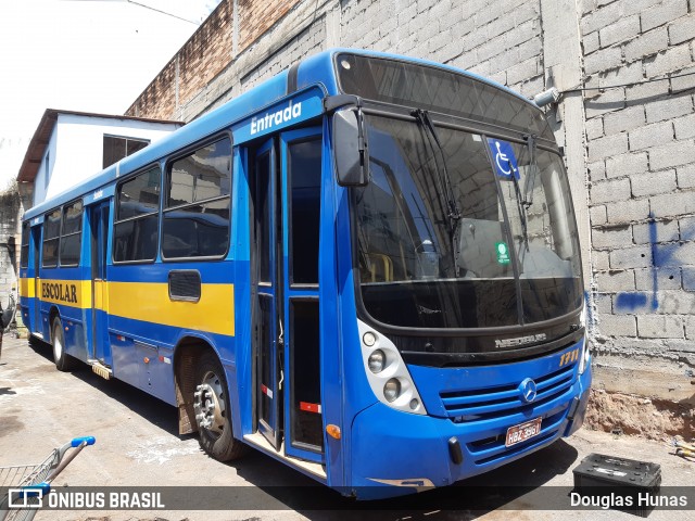 Nogueira e Neiva Turismo 1711 na cidade de Ibirité, Minas Gerais, Brasil, por Douglas Hunas. ID da foto: 8220316.