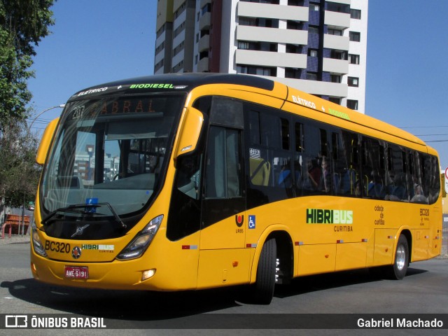 Transporte Coletivo Glória BC320 na cidade de Curitiba, Paraná, Brasil, por Gabriel Machado. Número da foto: #8228763.