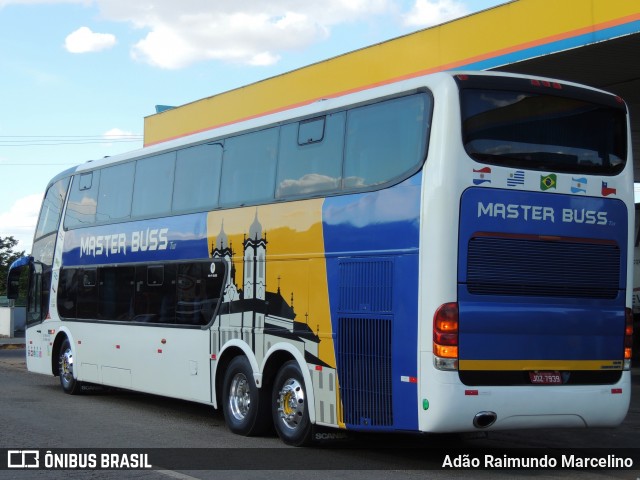 Master Turismo 11000 na cidade de Belo Horizonte, Minas Gerais, Brasil, por Adão Raimundo Marcelino. ID da foto: 8229146.