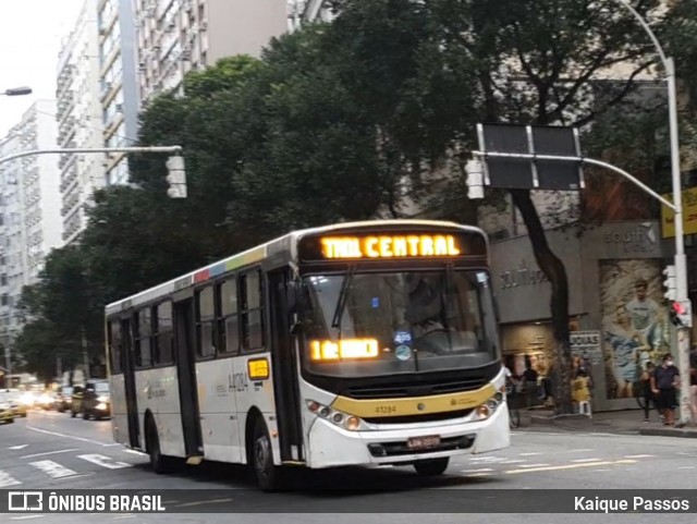 Real Auto Ônibus A41284 na cidade de Rio de Janeiro, Rio de Janeiro, Brasil, por Kaique Passos. Número da foto: #8232726.