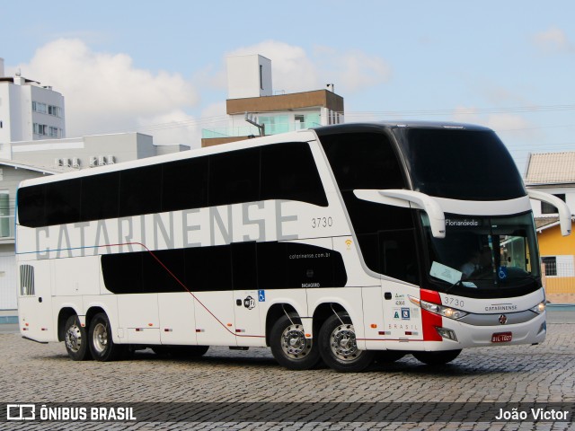 Auto Viação Catarinense 3730 na cidade de Balneário Camboriú, Santa Catarina, Brasil, por João Victor. ID da foto: 8233005.