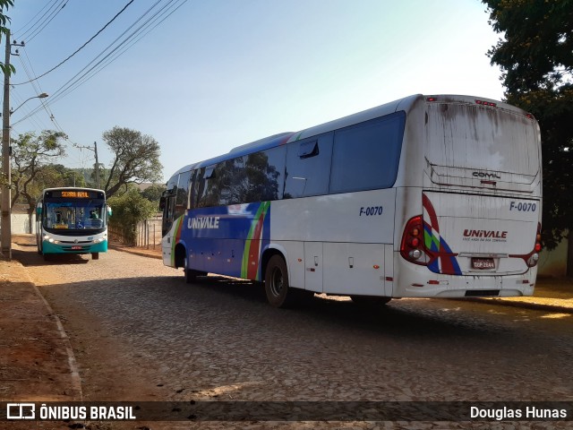Univale Transportes F-0070 na cidade de Mateus Leme, Minas Gerais, Brasil, por Douglas Hunas. Número da foto: #8230223.
