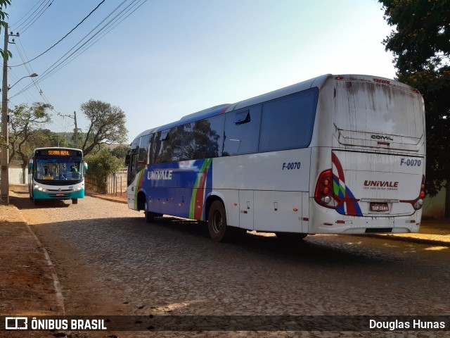 Univale Transportes F-0070 na cidade de Mateus Leme, Minas Gerais, Brasil, por Douglas Hunas. ID da foto: 8230223.