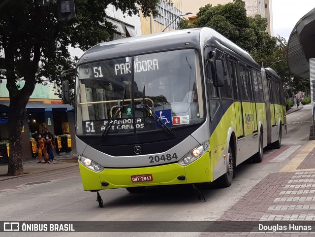 SM Transportes 20484 na cidade de Belo Horizonte, Minas Gerais, Brasil, por Douglas Hunas. ID da foto: 8230242.