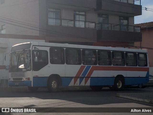 Viação Lucas 3008 na cidade de Oliveira, Minas Gerais, Brasil, por Ailton Alves. Número da foto: #8234972.