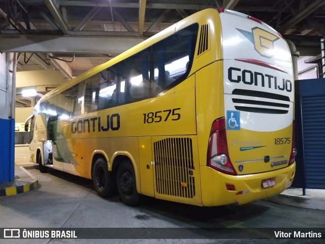 Empresa Gontijo de Transportes 18575 na cidade de Rio de Janeiro, Rio de Janeiro, Brasil, por Vitor Martins. Número da foto: #8235943.