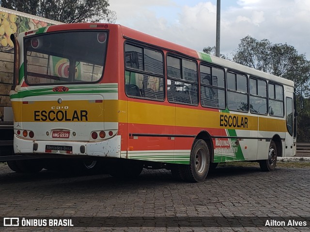 Escolares 6939 na cidade de Oliveira, Minas Gerais, Brasil, por Ailton Alves. ID da foto: 8241649.