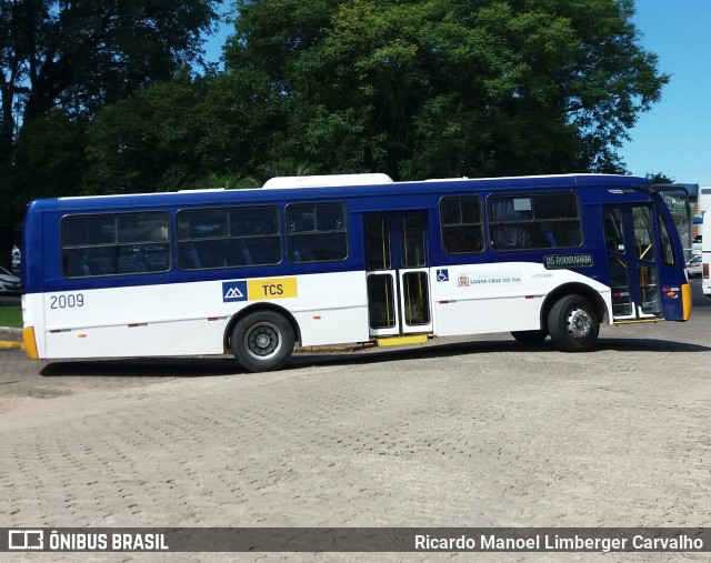 Stadtbus 2009 na cidade de Santa Cruz do Sul, Rio Grande do Sul, Brasil, por Ricardo Manoel Limberger Carvalho. Número da foto: #8161394.