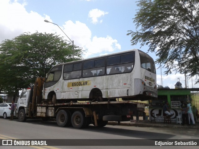 Sucata e Desmanches DJB2325 na cidade de Nazaré da Mata, Pernambuco, Brasil, por Edjunior Sebastião. ID da foto: 8162193.