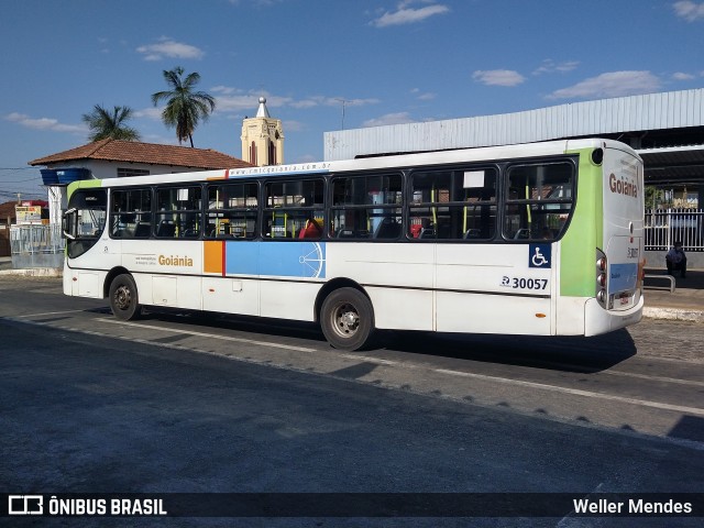 Viação Reunidas 30057 na cidade de Trindade, Goiás, Brasil, por Weller Mendes . Número da foto: #8161652.