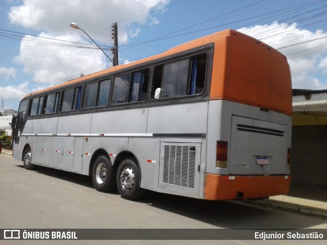 Ônibus Particulares 8F35 na cidade de Nazaré da Mata, Pernambuco, Brasil, por Edjunior Sebastião. Número da foto: #8164627.