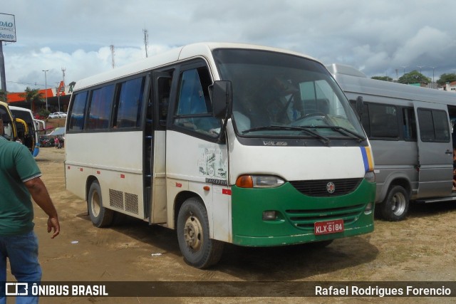 Ônibus Particulares KLX6184 na cidade de Caruaru, Pernambuco, Brasil, por Rafael Rodrigues Forencio. ID da foto: 8164522.