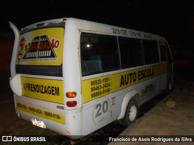 Ônibus Particulares CZZ8279 na cidade de Teresina, Piauí, Brasil, por Francisco de Assis Rodrigues da Silva. Número da foto: #8174803.